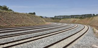 O plano de infraestrutura do país, que prevê a construção de 21 novos trechos ferroviários pela iniciativa privada, pode ser inviabilizado.