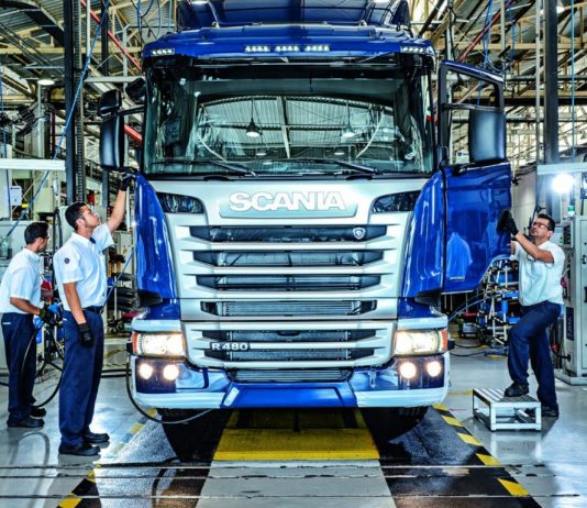 A Scania adiou em uma semana o retorno das férias coletivas na fábrica de São Bernardo do Campo, no ABC paulista. A montadora sueca produz