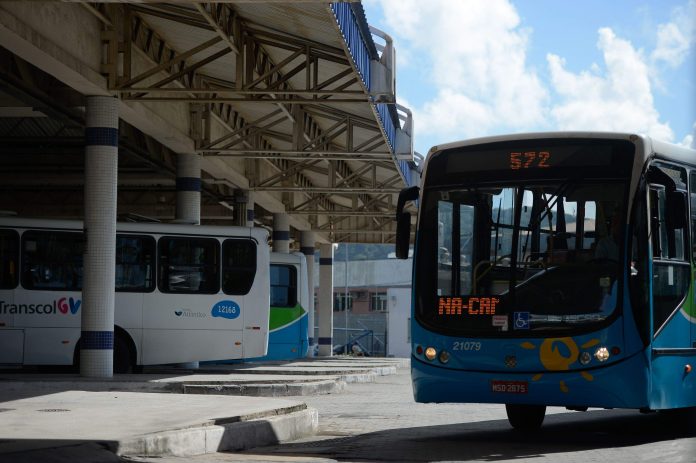 O transporte intermunicipal de passageiros no estado do Rio de Janeiro foi retomado parcialmente sábado (6). Dessa forma, a liberação faz consta