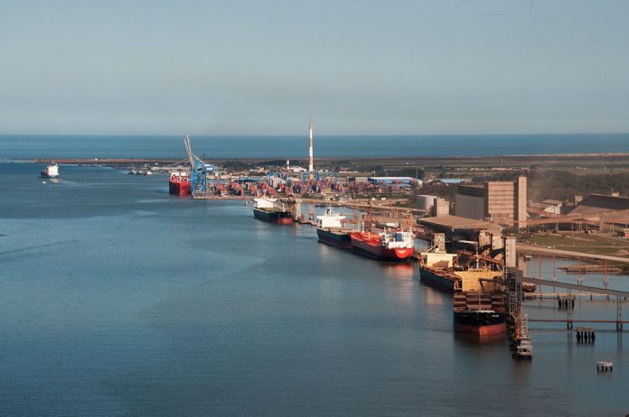 Os portos de Pelotas, Rio Grande e Porto Alegre movimentaram 26.735.005 toneladas nos sete primeiros meses do ano. Isso representa aumento de 7,18%.