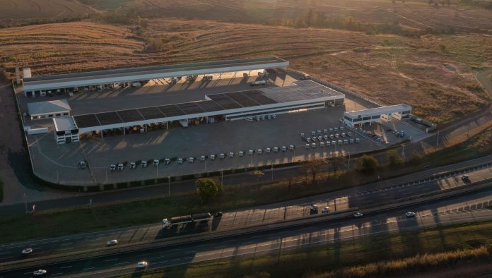 A maior concessionária da marca Volkswagen Caminhões e Ônibus no mundo acaba de ser aberta em Limeira (SP). Trata-se da nova sede da Maggi Caminhões