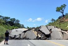 O estado de Minas Gerais (MG) possui 103 pontos de rodovias ainda interditados devido os estragos causados pelas chuvas na região.