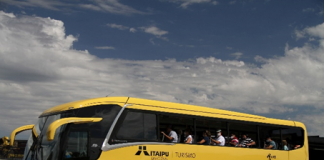 A Fundação Parque Tecnológico Itaipu colocou em operação quatro novos ônibus Marcopolo para utilização no complexo turístico do Parque Nacional