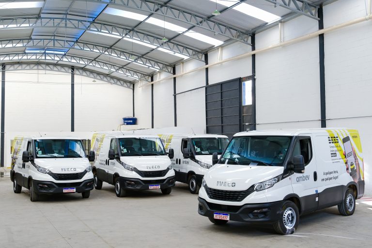 IVECO conclui entrega de 224 veículos para Ambev