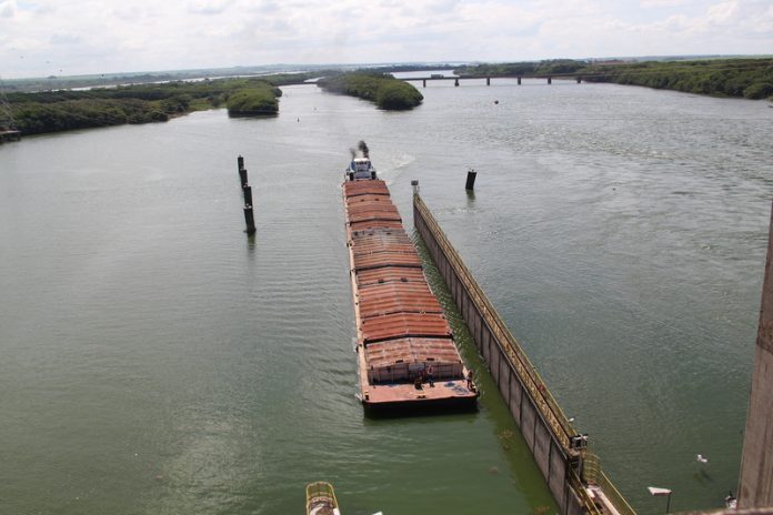 A Hidrovia Tietê-Paraná iniciou a operação com capacidade plena na última sexta (1), após período de baixo nível de água.