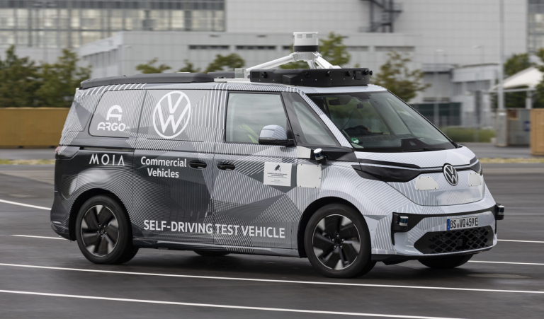Volkswagen testa ID Buzz elétrica e autônoma na Alemanha