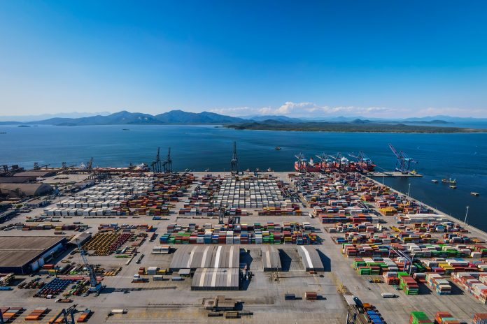 A TCP, empresa que administra o Terminal de Contêineres de Paranaguá, anunciou seu plano de investimento portuário de mais R$ 370 milhões.